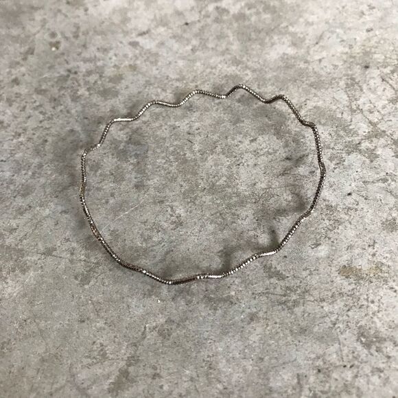 Charcoal Grey Wavy Thin Stacking Bracelet - Picture 1 of 8